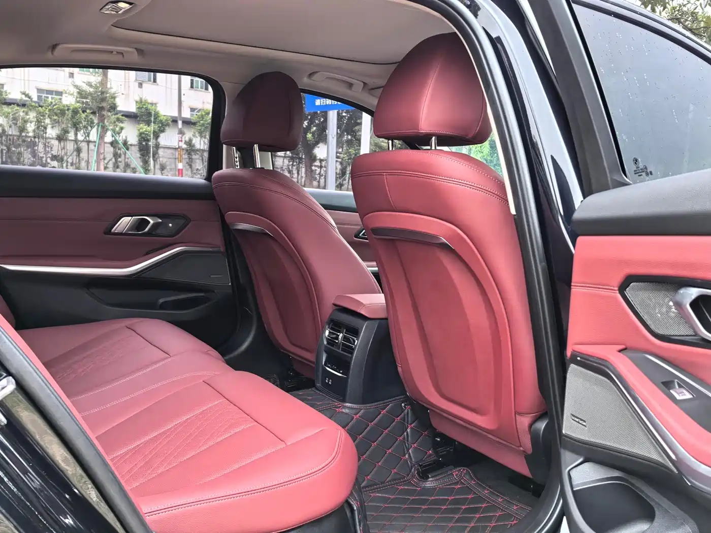 BMW 3 Series 2023 325Li M Sport Black Night Package фото 11
