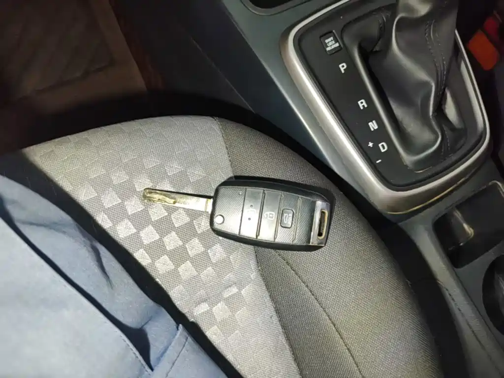Kia K2 2017 2017 Sedan 1.4L AT GLS