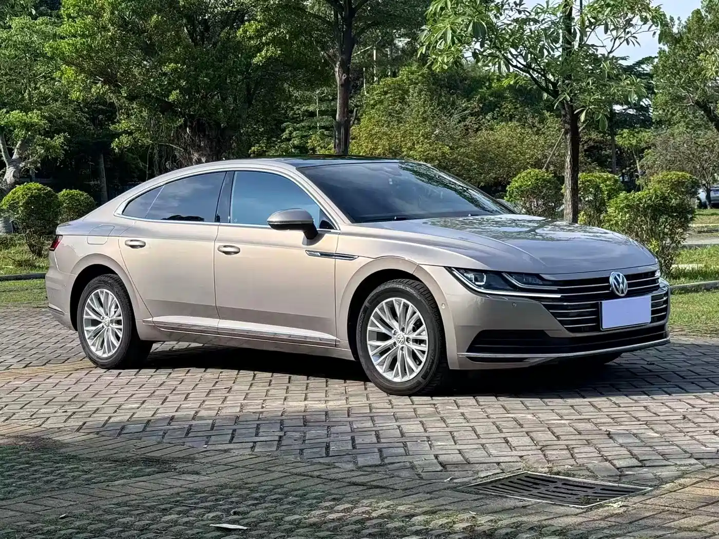 Volkswagen FAW-Volkswagen CC 2019 330TSI Charm Edition China VI фото 3