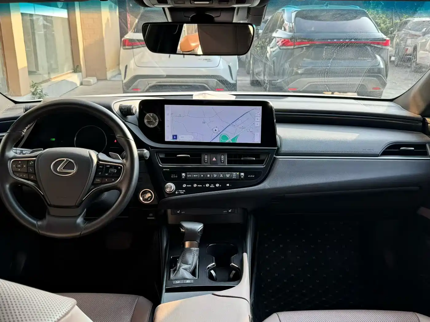 Lexus ES 2022 300h Excellence Edition фото 7
