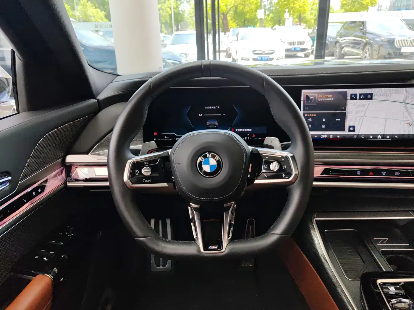 BMW 7 Series 2023 740Li Exclusive M Sport Package фото 12