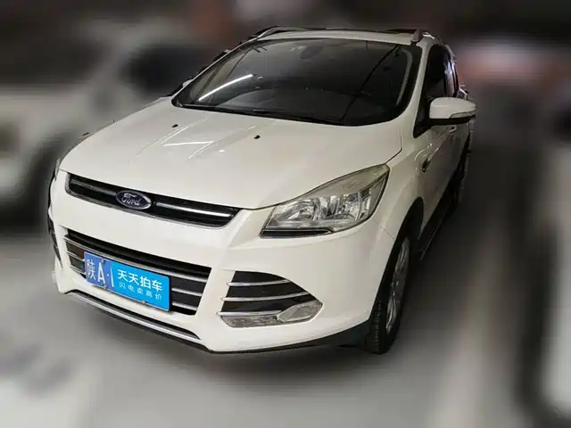 Ford Kuga 2015 2.0L GTDi 4WD Elite — фото 1