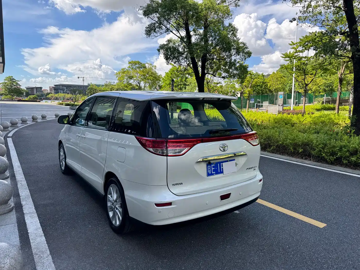 Toyota Previa 2012 2012 2.4L 7-Seater Luxury Edition