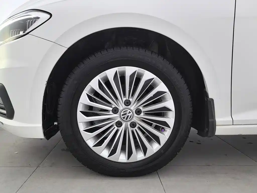 Фото 17 - Volkswagen Lavida