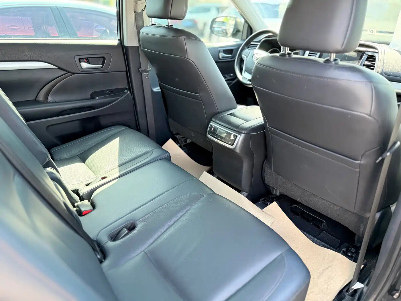 TOYOTA HIGHLANDER