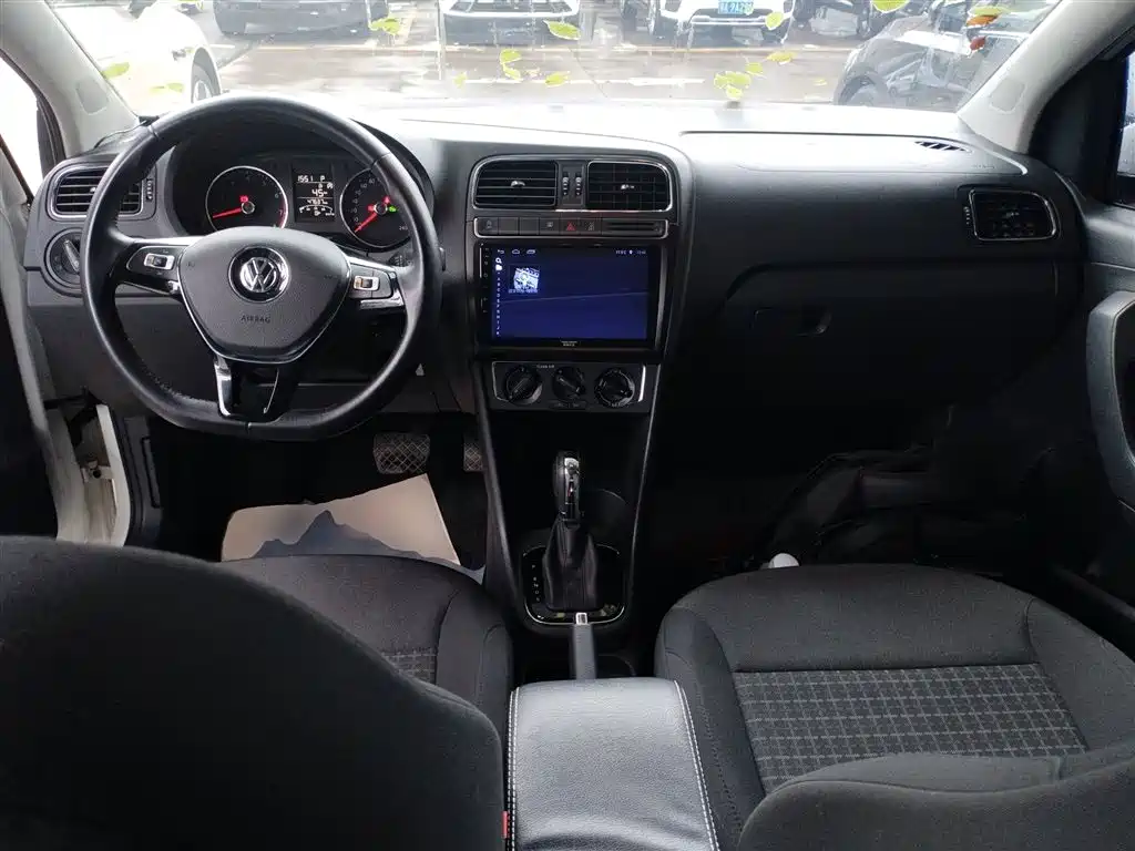 Volkswagen Polo 2018 1.5L Auto Comfort фото 10