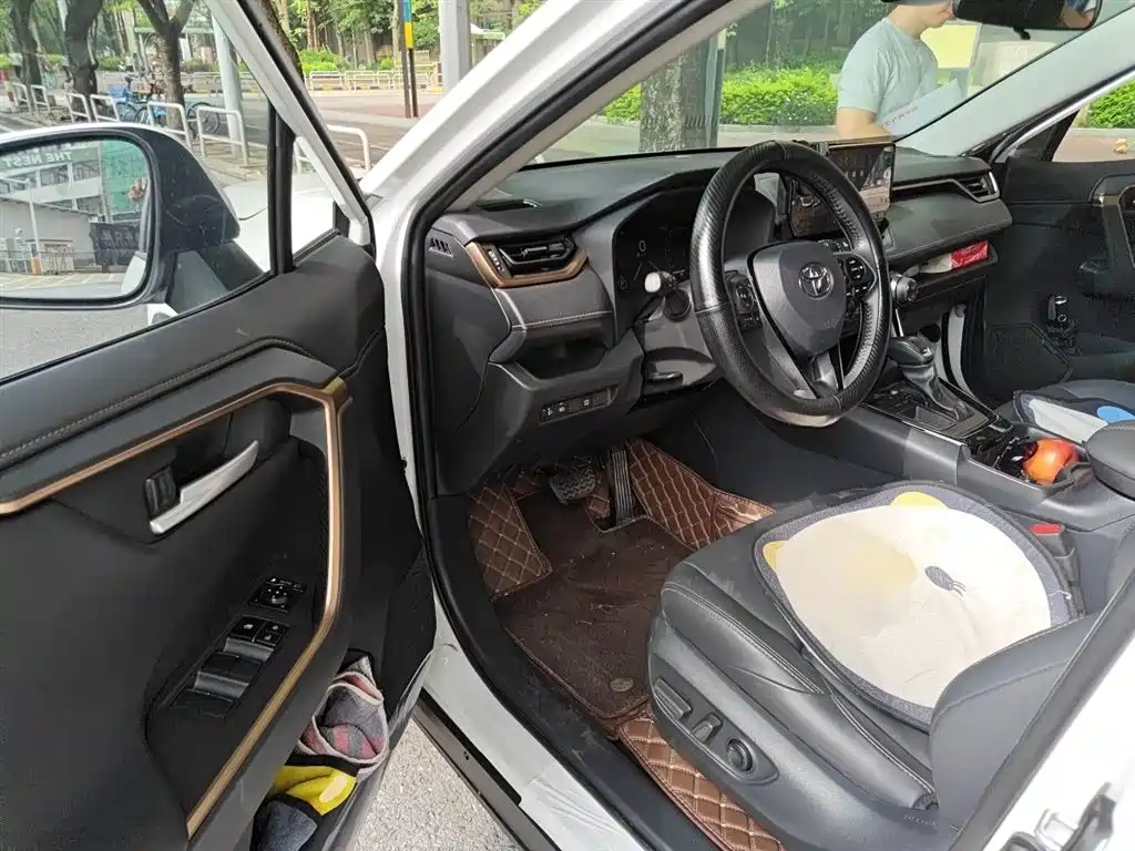 Toyota Wildlander 2024 2.0L CVT 2WD Urban Edition фото 14