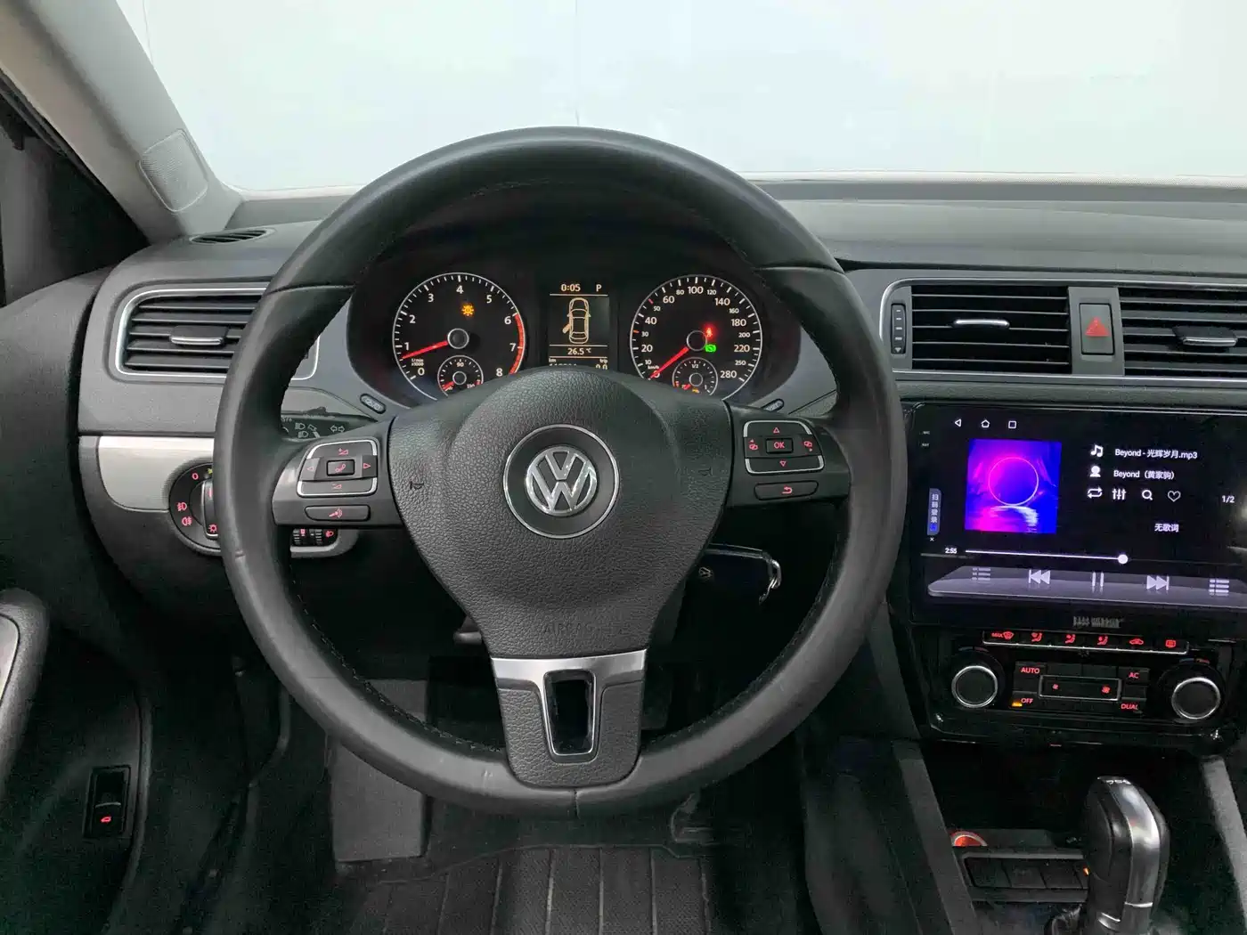 Volkswagen Sagitar 2012 2012 1.4TSI Automatic Luxury