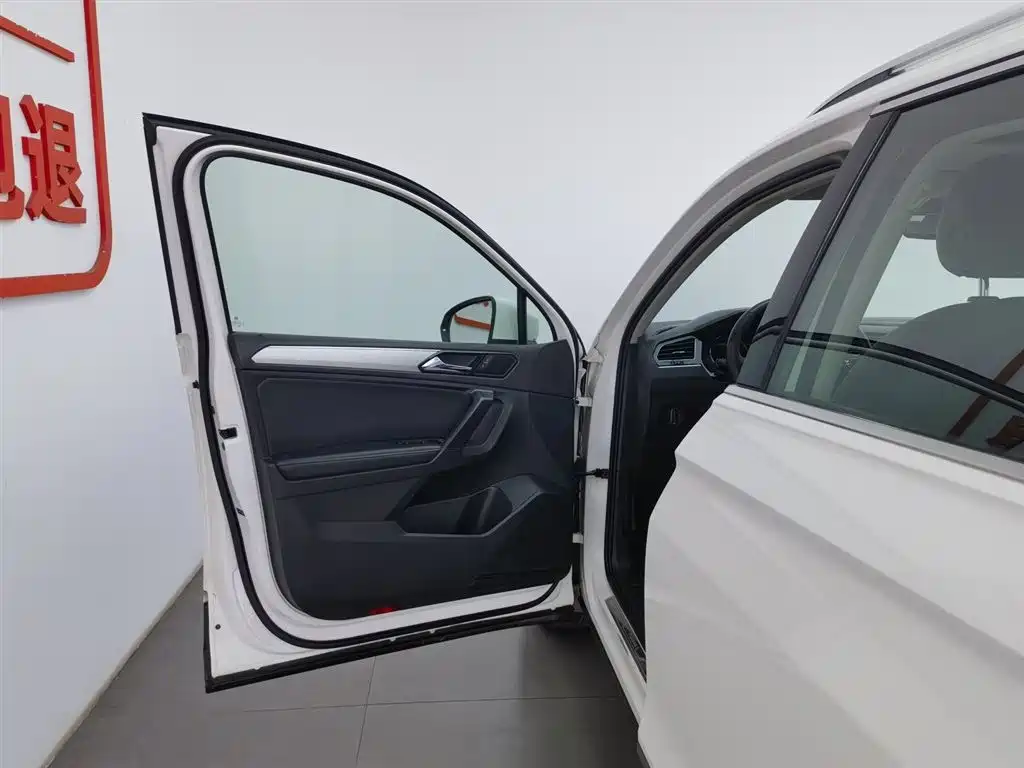 Volkswagen Tiguan L 2020 330TSI Auto 2WD Panorama Comfort China VI фото 8