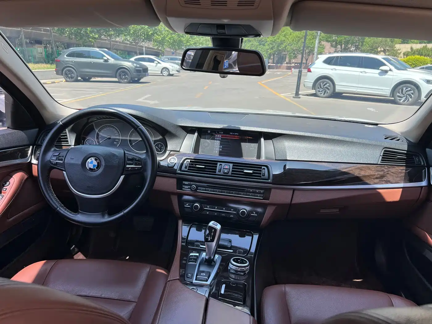 BMW 5 Series 2014 525Li Leading фото 14