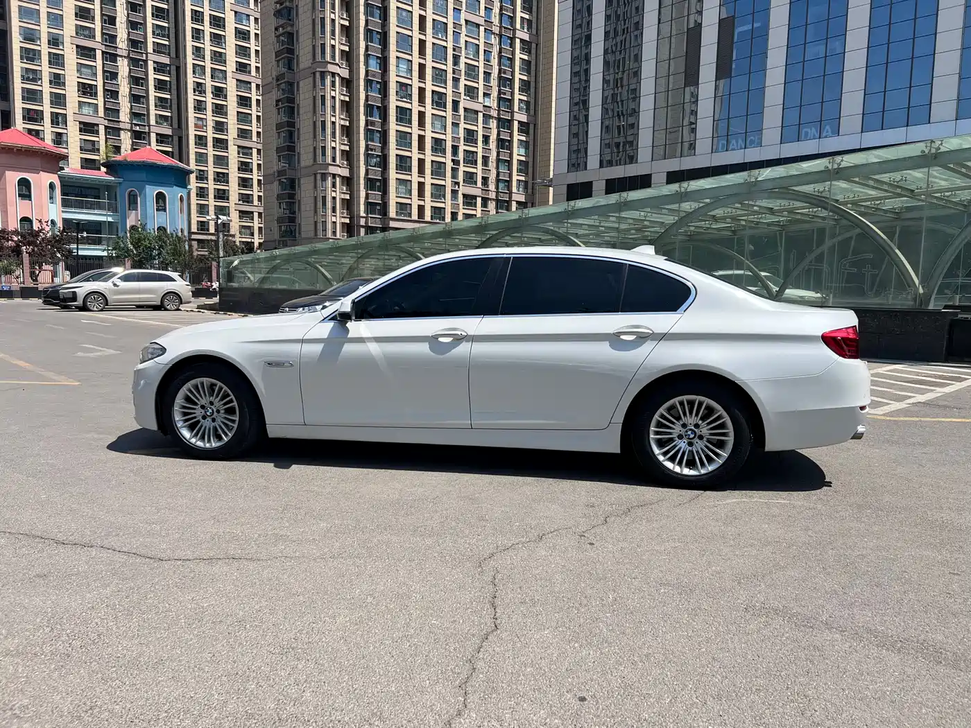 BMW 5 Series 2014 525Li Leading фото 7