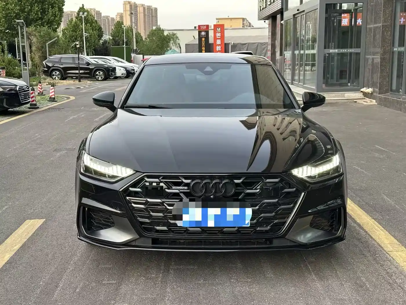 Audi A7L 2024 45 TFSI quattro Black Warrior Edition фото 2