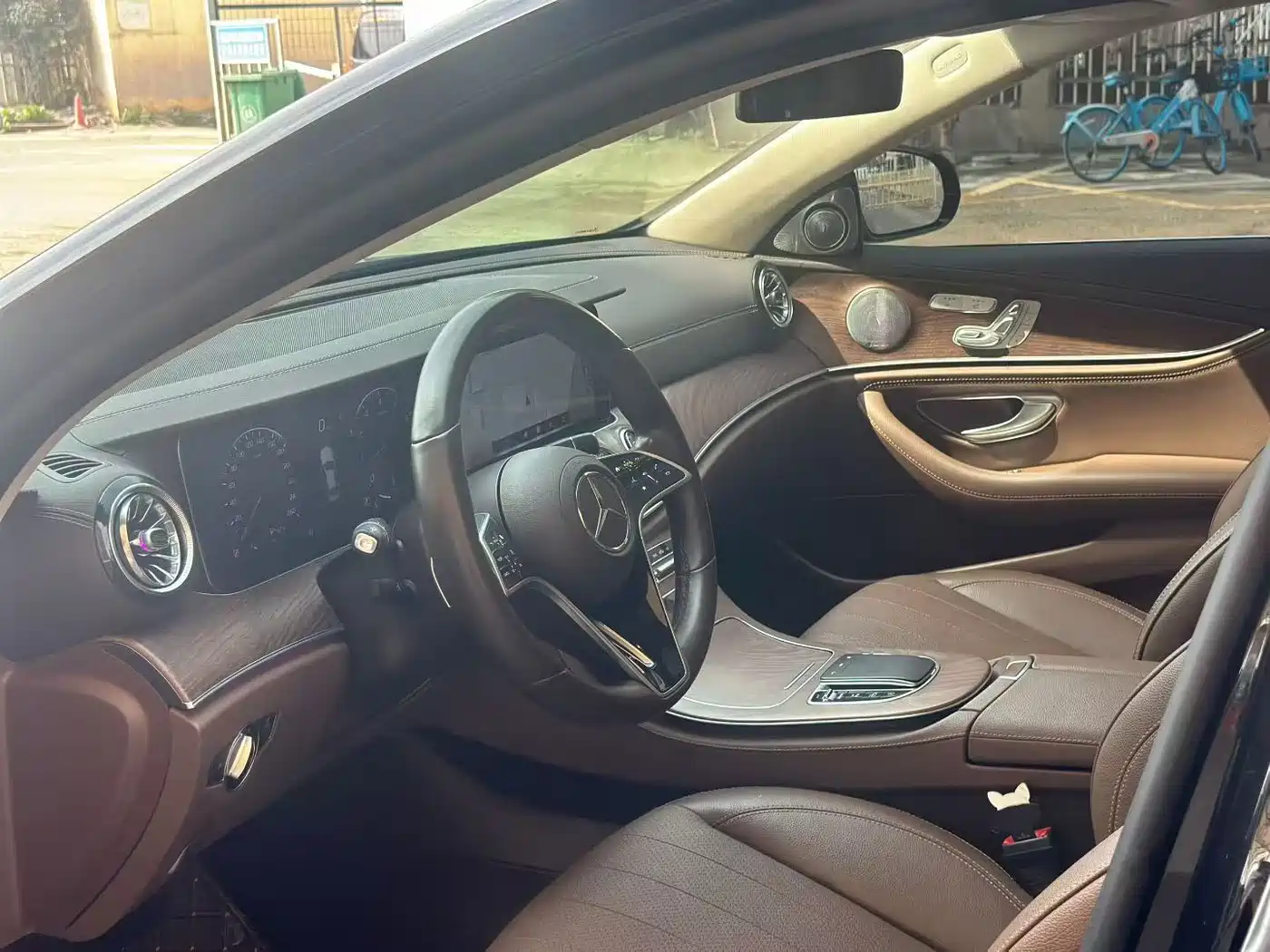 Mercedes-Benz E-Class 2023 E 300 L Fashion фото 4