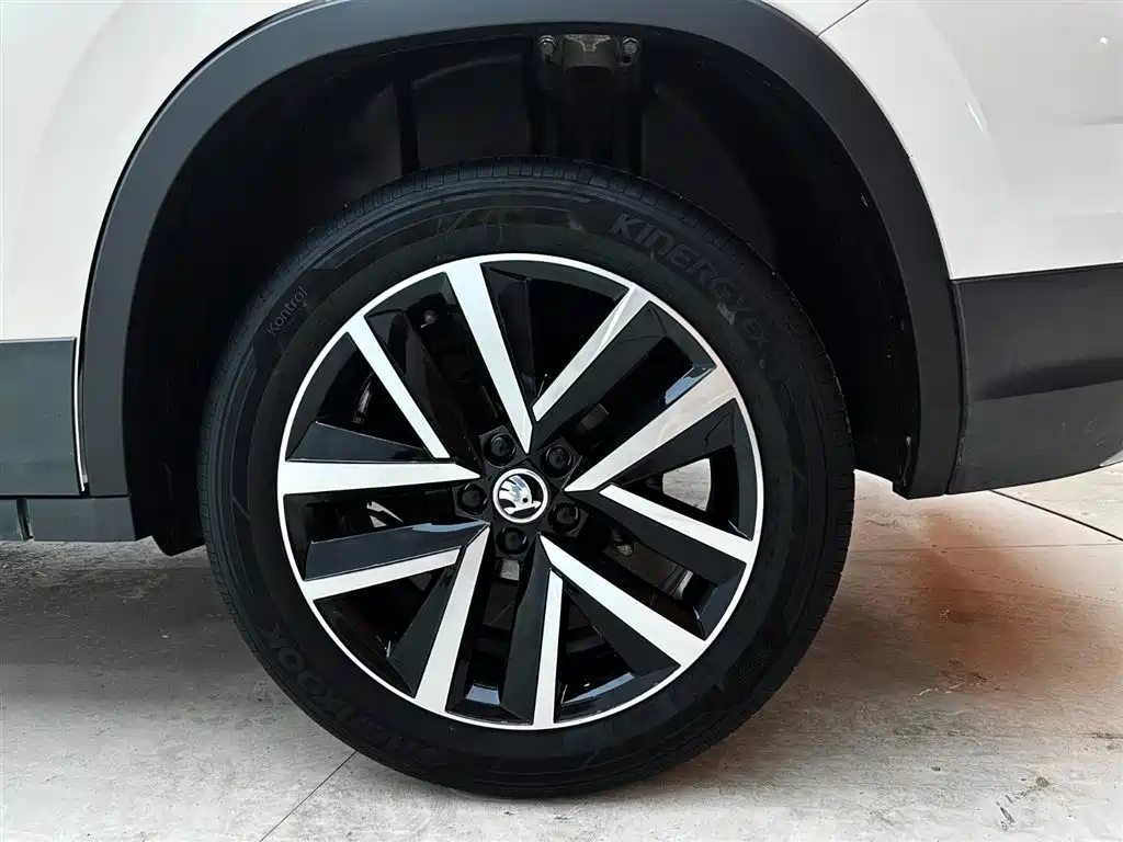 Škoda Kamiq 2022 1.5L Automatic Comfort Edition фото 24