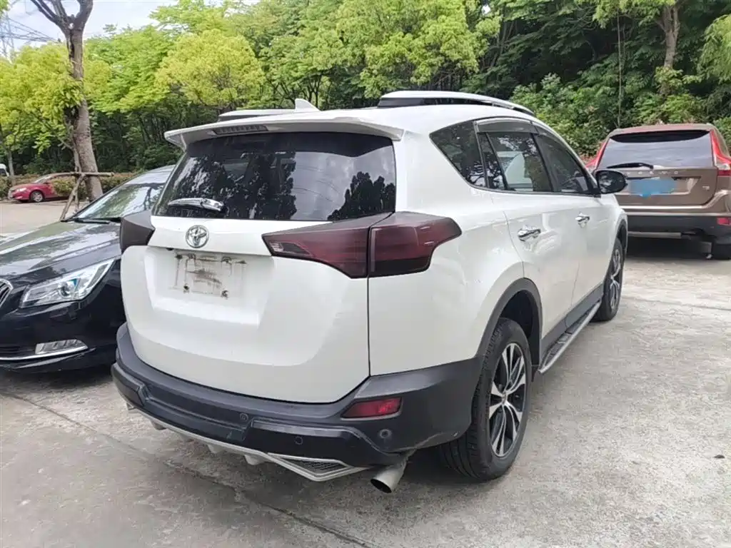 Toyota RAV4 Rongfang 2015 2.5L Automatic 4WD Elite Edition фото 7