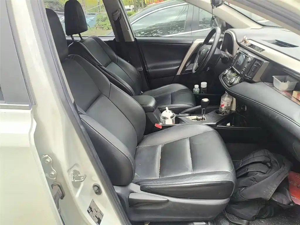 Toyota RAV4 Rongfang 2015 2.5L Automatic 4WD Elite Edition фото 25
