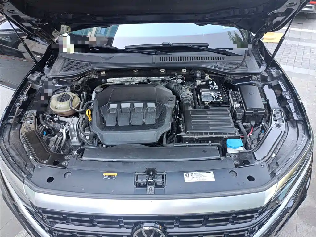 Volkswagen Passat 2023 330TSI Luxury Edition фото 16