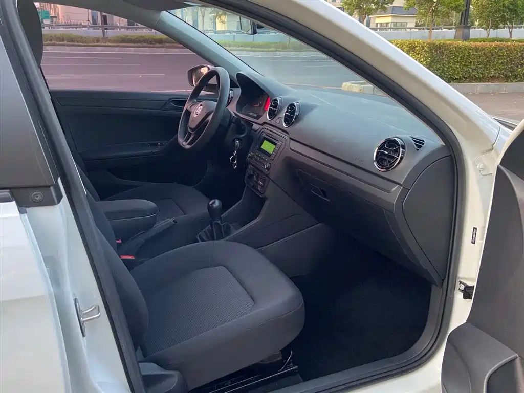 Volkswagen Jetta 2019 Dream Edition 1.5L Manual Fashion фото 6