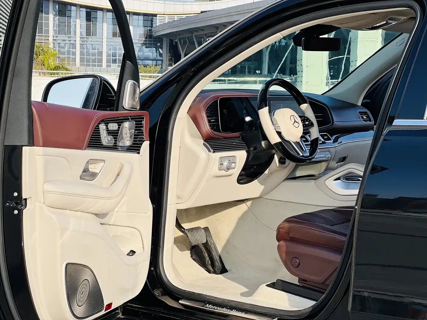 Mercedes-Benz GLS 2023 GLS 450 4MATIC Luxury Edition фото 4