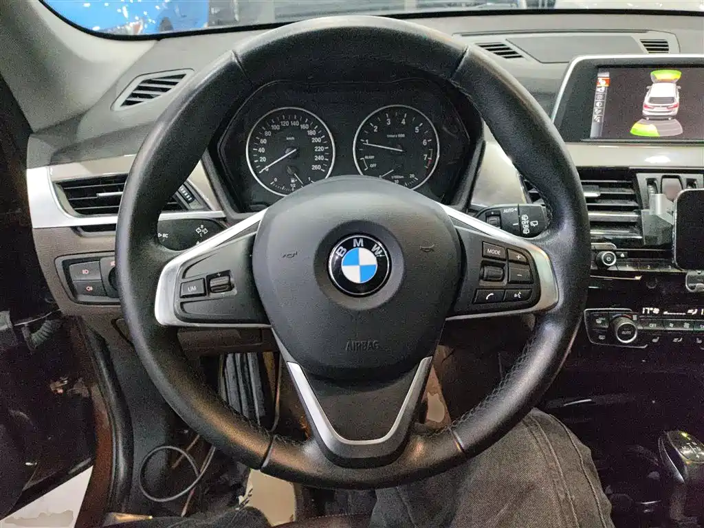 BMW X1 2016 sDrive20Li Luxury Model фото 8
