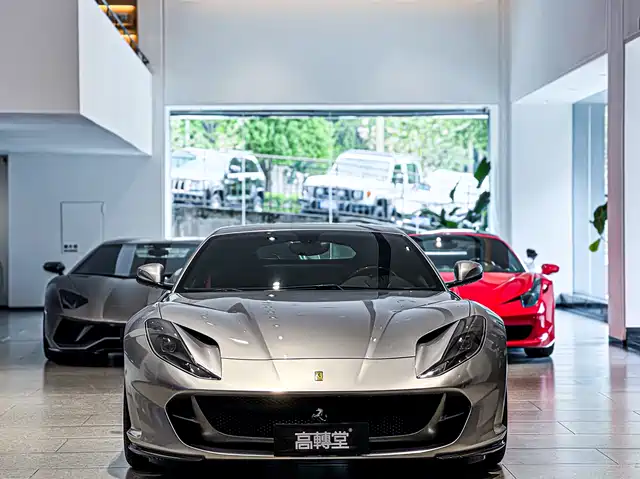 ferrari 812