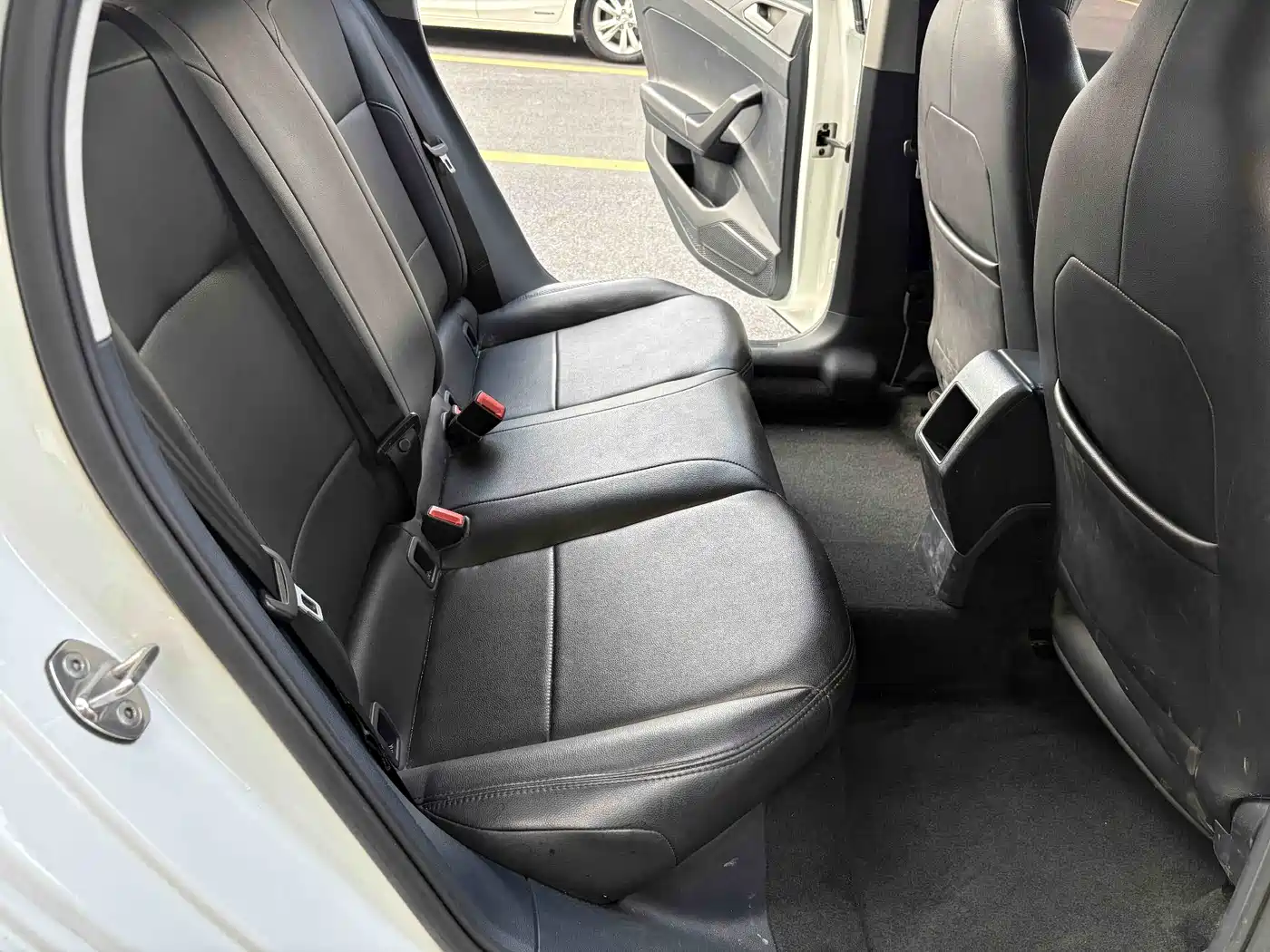 Volkswagen Lavida 2023 Xinrui 1.5L Auto Xinyi Edition фото 12