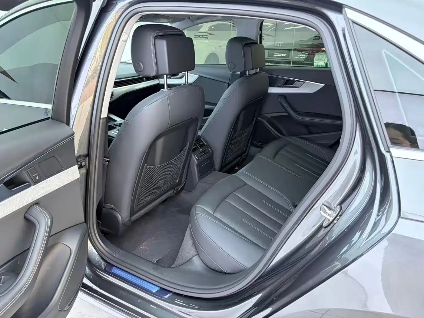 Фото 5 - Audi A4L