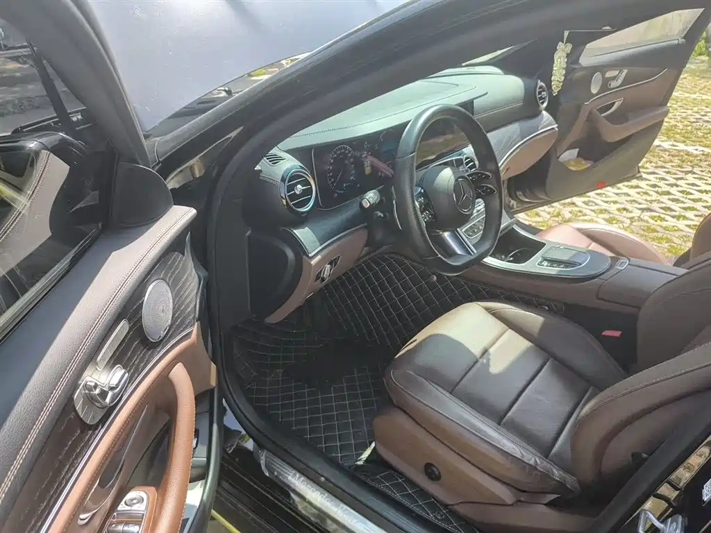 Mercedes-Benz E-Class 2021 E 300 L Sport Premium фото 12