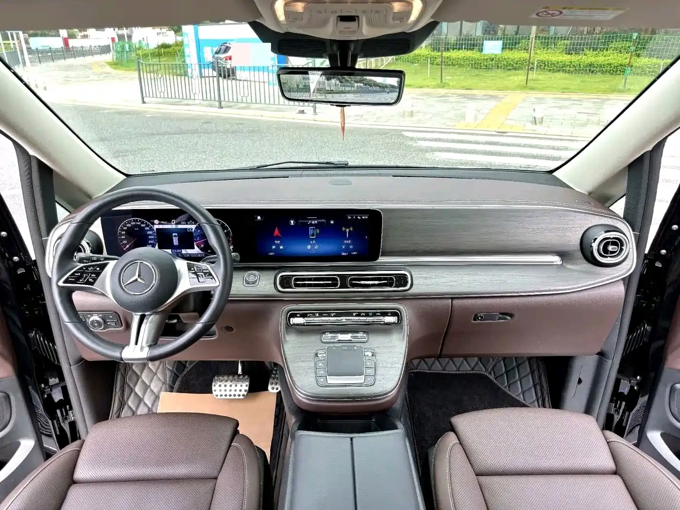 Mercedes-Benz V-Class 2025 2024 V 300 L Long Wheelbase Luxury Edition