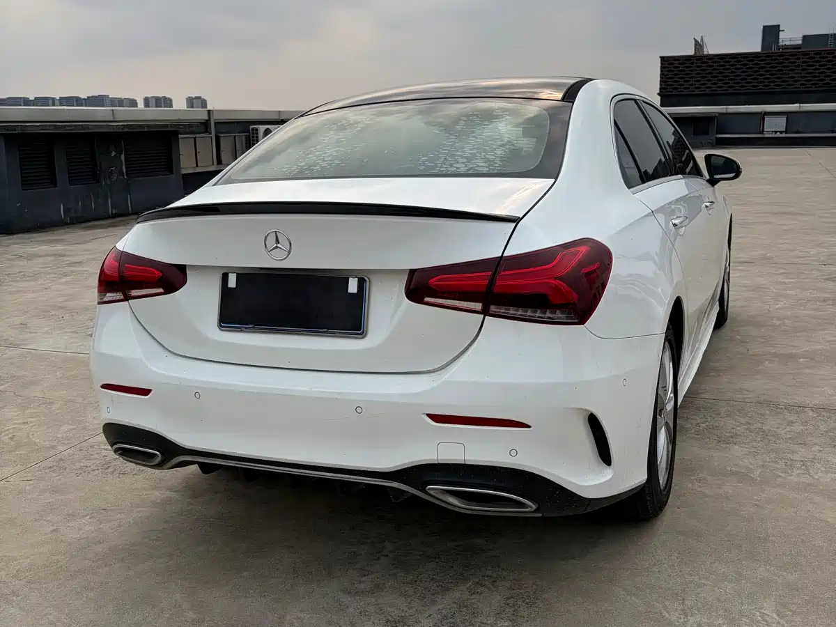 Mercedes-Benz A-Class 2019 A 200 L Sport Sedan фото 15