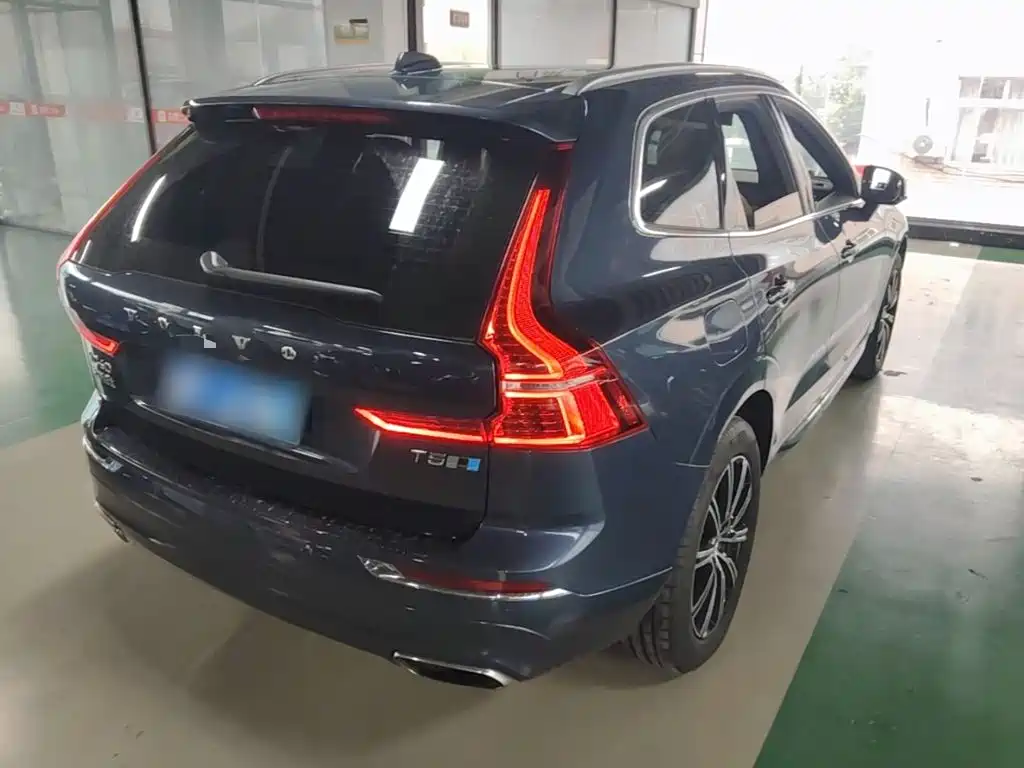 Фото 7 - Volvo XC60
