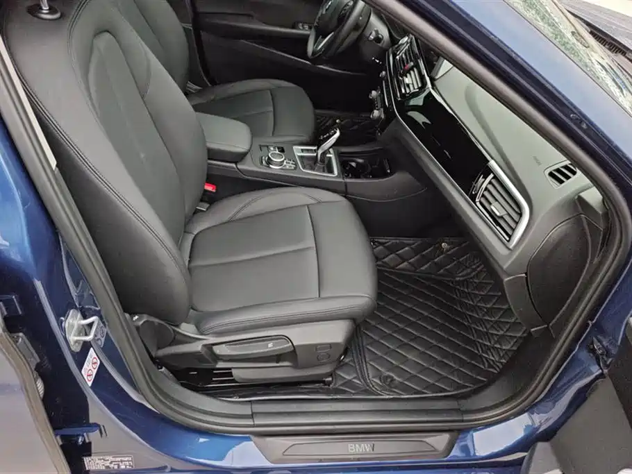 BMW 1 Series 2022 120i M Sport фото 8