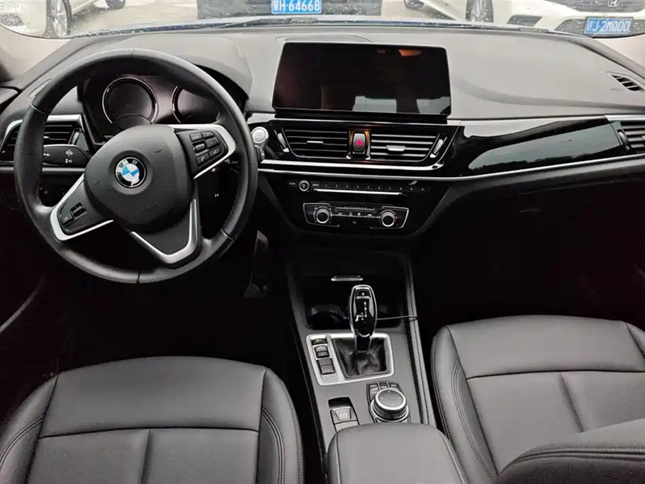 BMW 1 Series 2022 120i M Sport фото 12