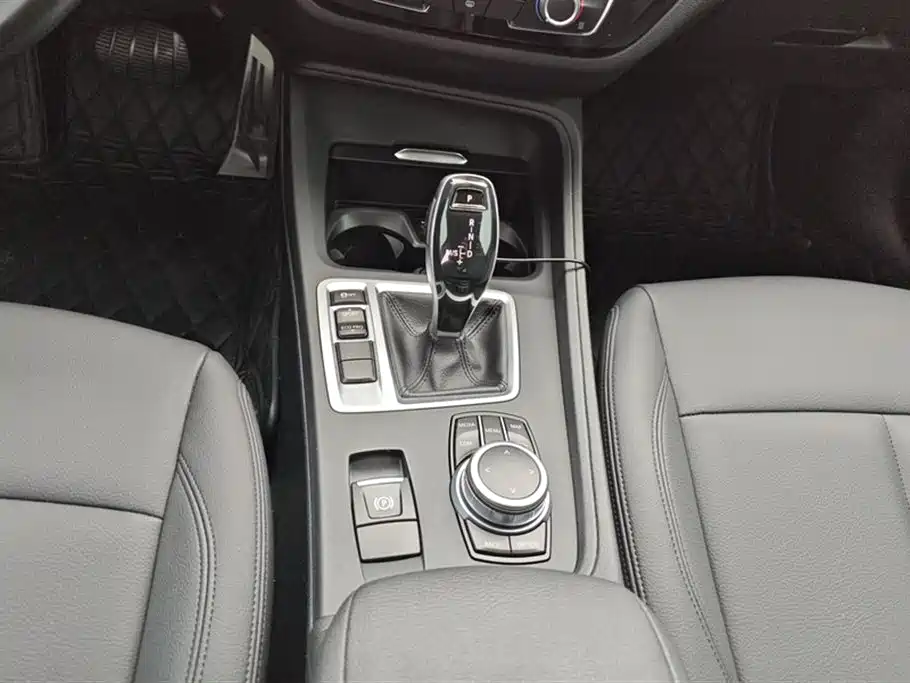 BMW 1 Series 2022 120i M Sport фото 16
