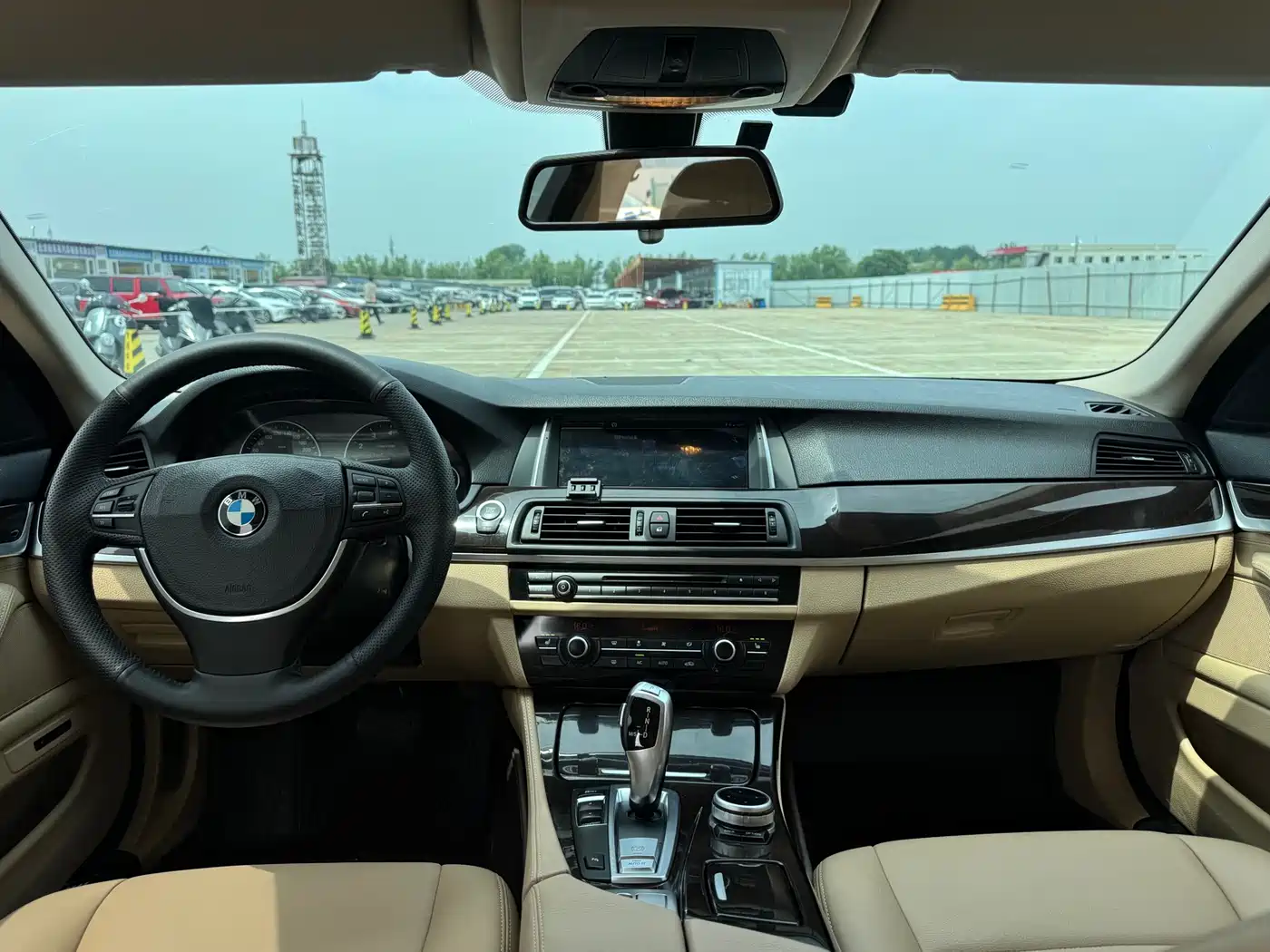 BMW 5 Series 2013 525Li Leadership фото 5
