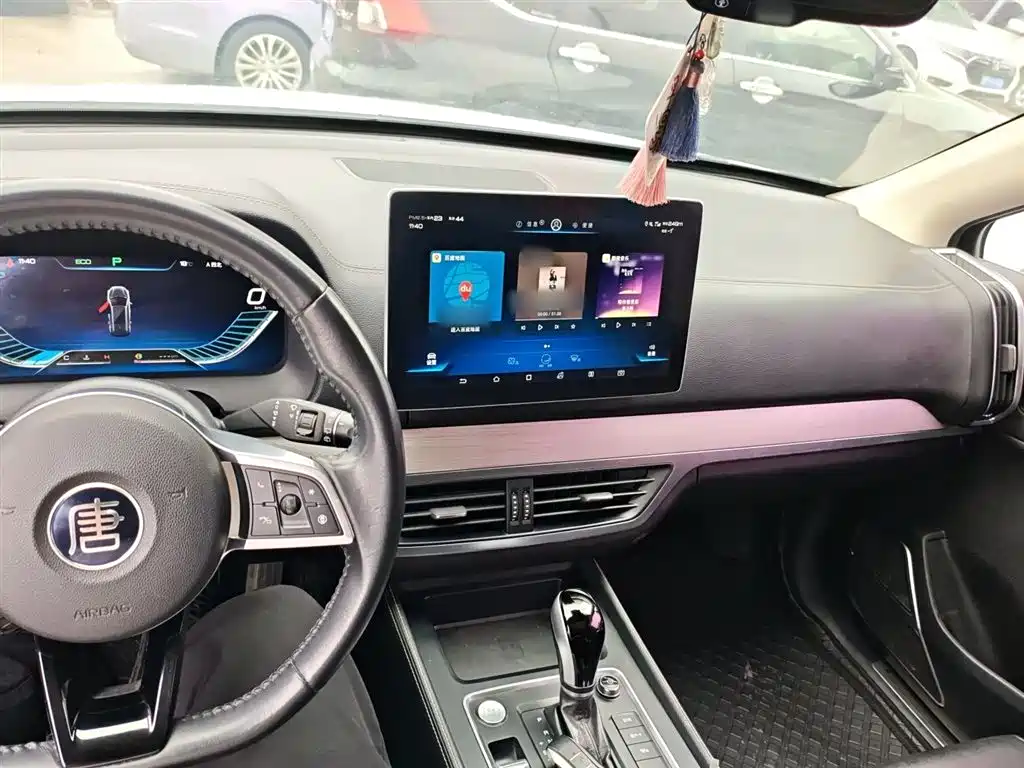 BYD Tang 2018 2.0T Automatic Smart Connection Honor Edition 7-Seater China V фото 10