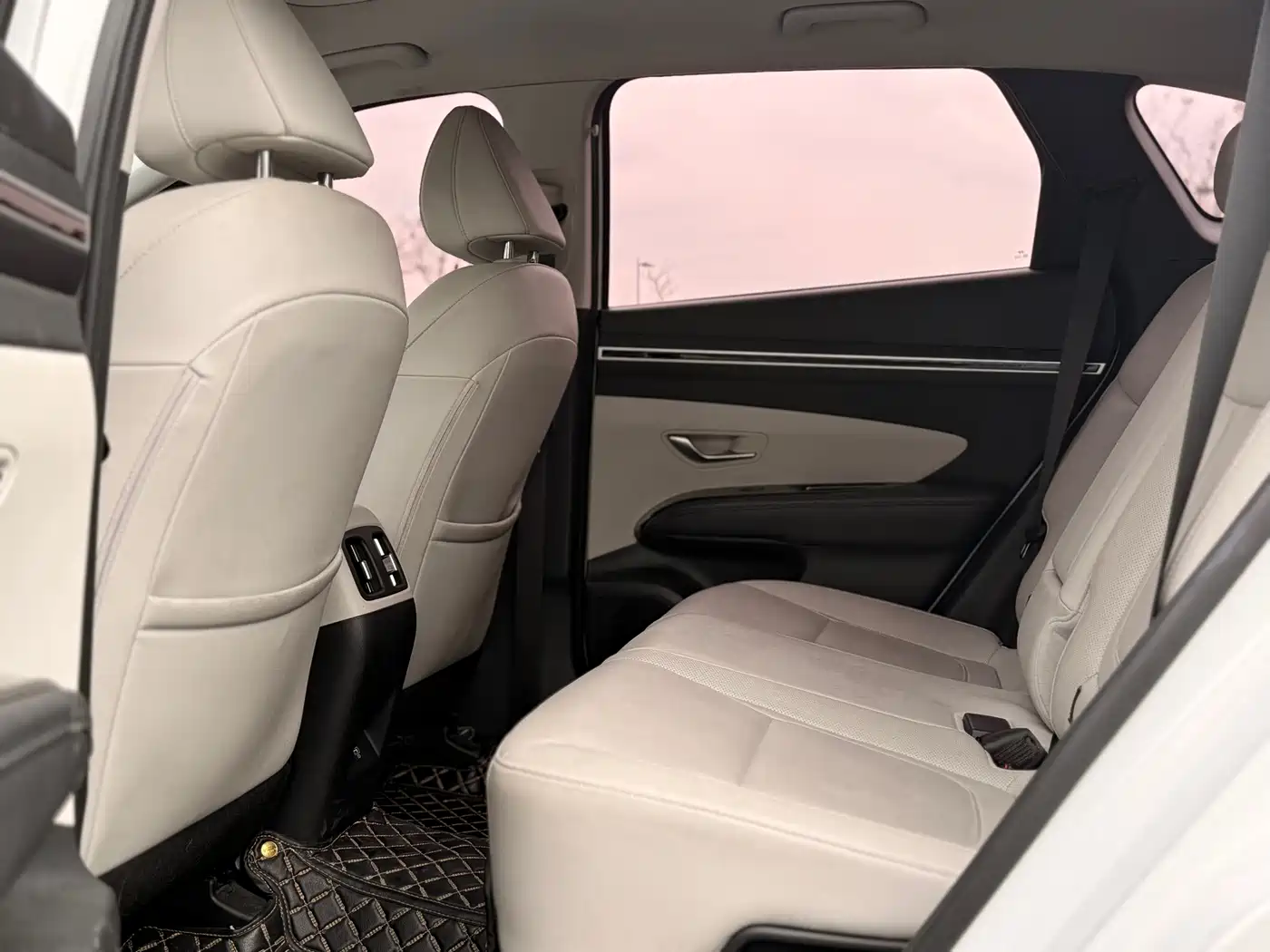 Hyundai Tucson 2022 Tucson L 2.0L Hybrid Premium Edition фото 11