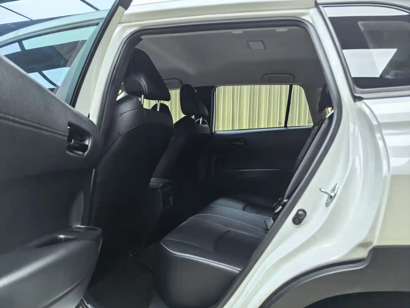 Toyota Frontlander 2024 2.0L CVT Elite Plus Edition фото 11