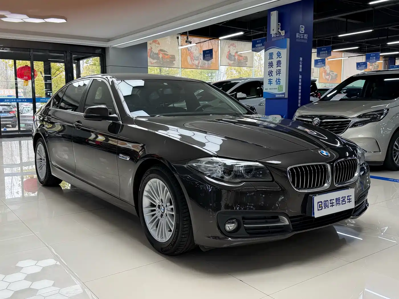 BMW 5 Series 2014 525Li Leading фото 3