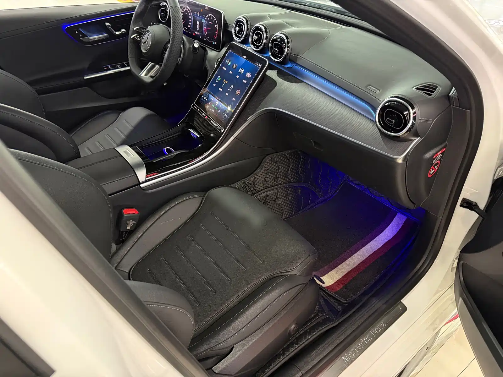 Фото 19 - Mercedes-Benz C-Class