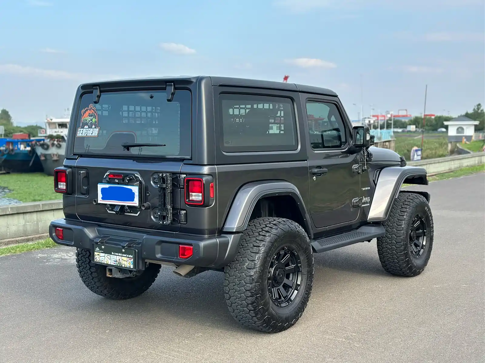 Фото 4 - Jeep Wrangler