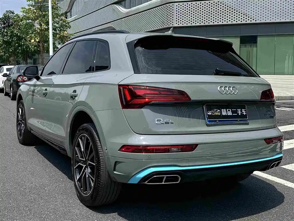 Фото 9 - Audi Q5L