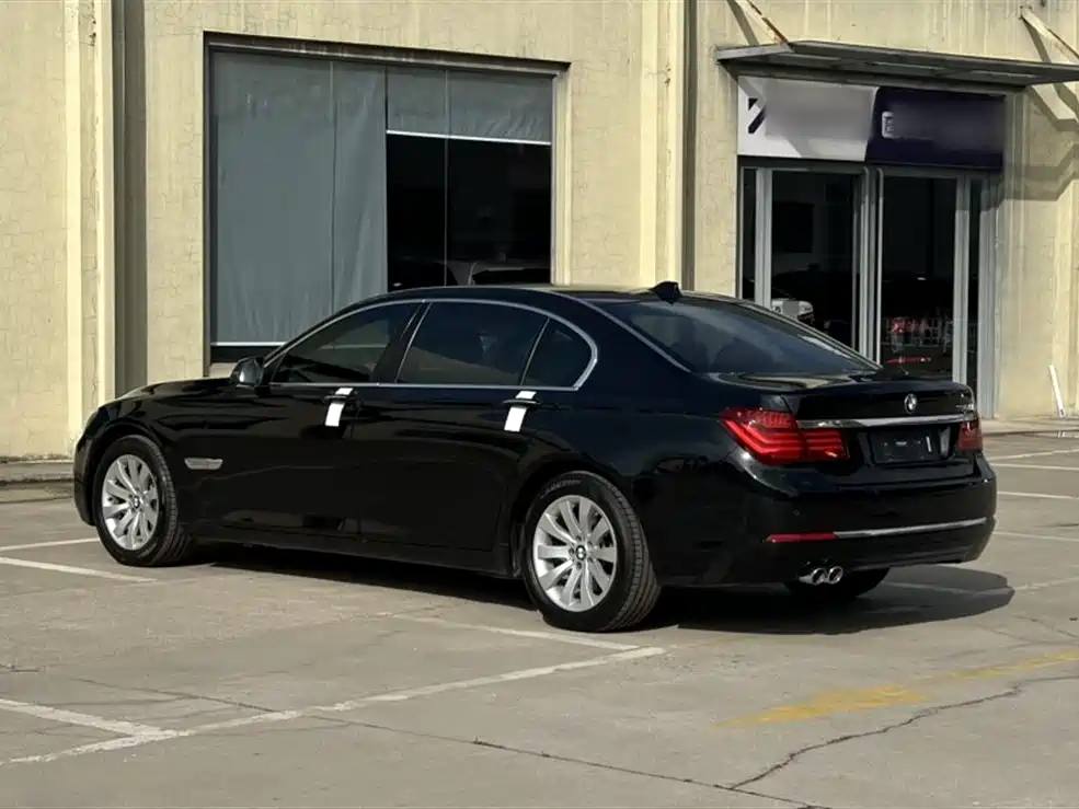 BMW 7 Series 2013 Model 730Li Luxury фото 13