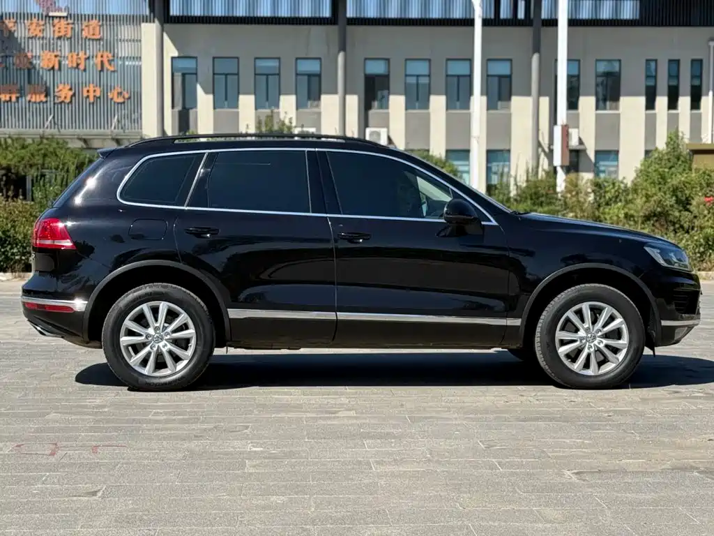 Фото 8 - Volkswagen Touareg