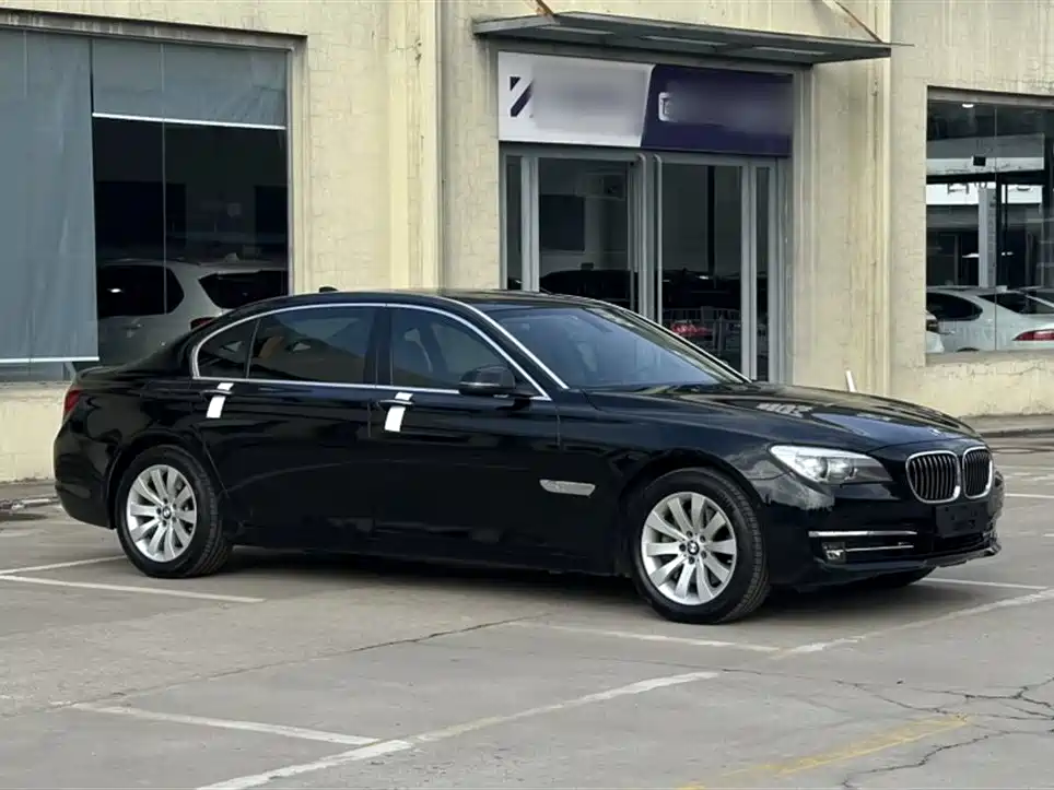 BMW 7 Series 2013 Model 730Li Luxury фото 10