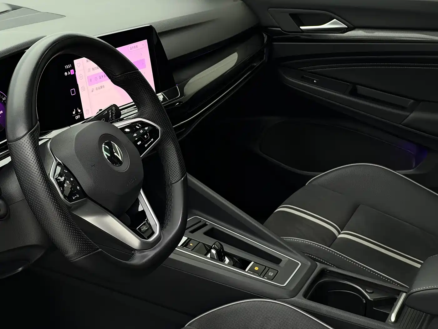 Volkswagen Golf 2021 280TSI DSG R-Line фото 16