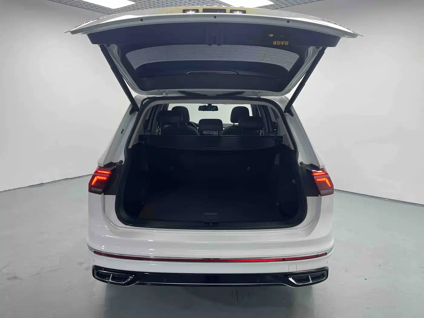 Volkswagen Tiguan L 2023 Facelift 330TSI Automatic 2WD Smart Edition фото 16