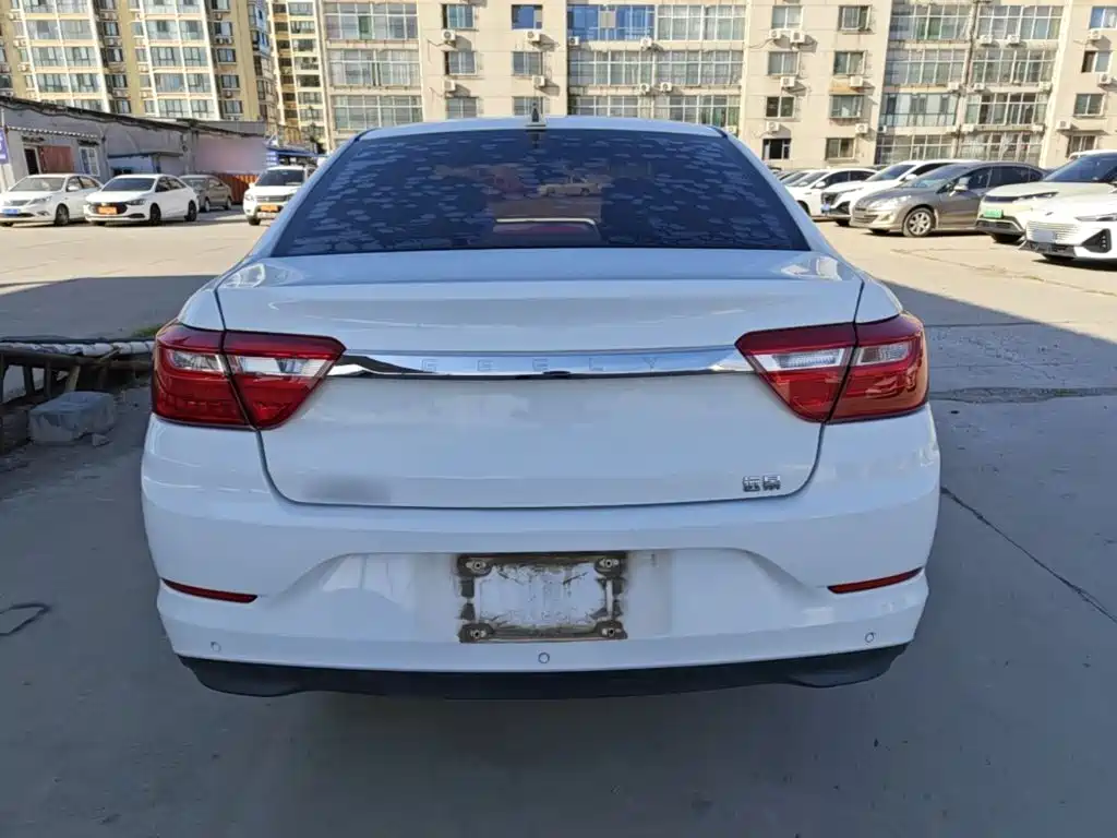 Фото 6 - Geely Vision