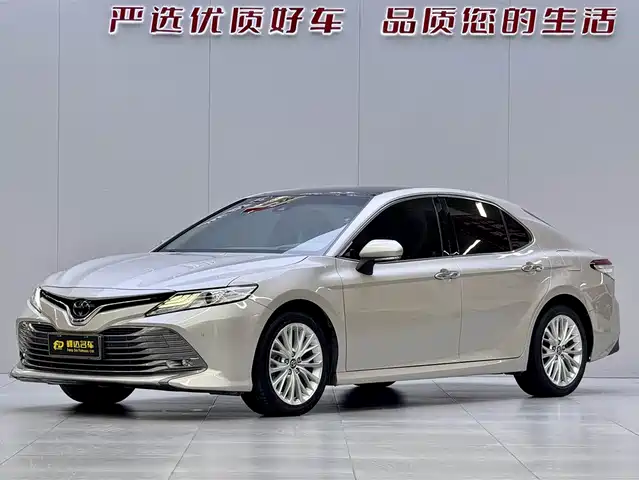 TOYOTA CAMRY