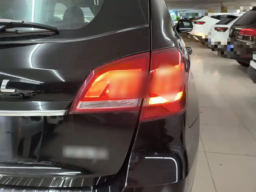 Фото 8 - Haval H2